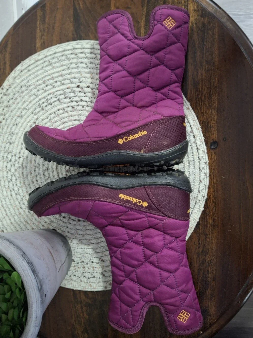 Kid's Columbia Quilted Purple Winter Boots Size 2.